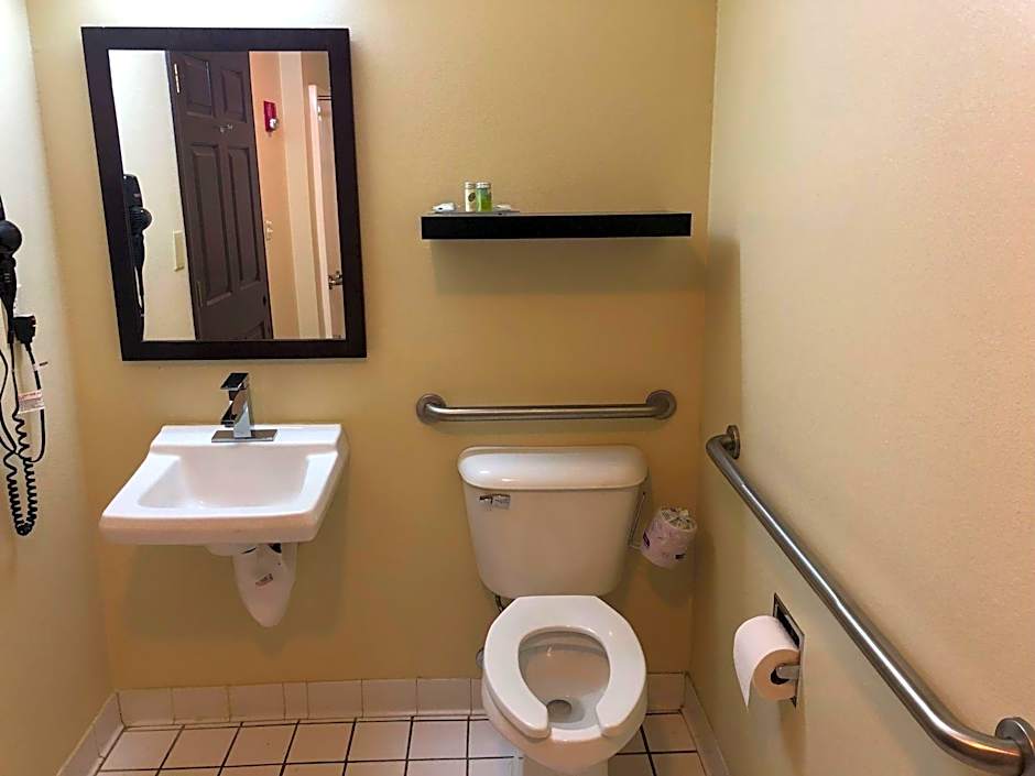 Boarders Inn & Suites by Cobblestone Hotels - Ashland City