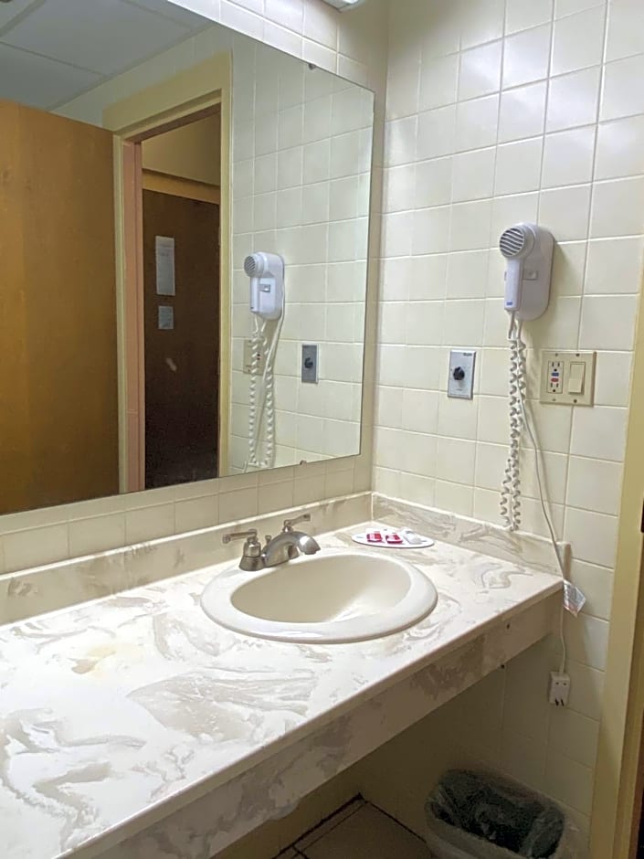 Super 8 by Wyndham Port Clinton