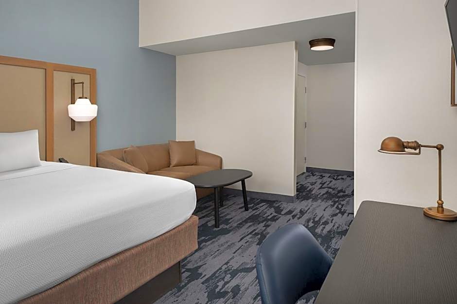 Fairfield Inn & Suites by Marriott Roanoke Hollins/I-81