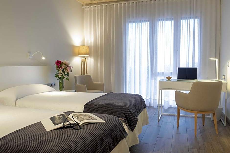 Foto 1 di 10 di 2 Beds, Accessible