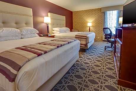Deluxe Queen Room with Two Queen Beds