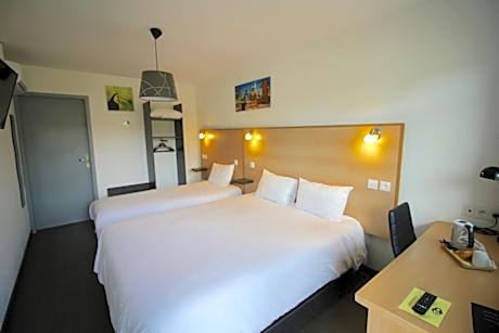 Comfort Triple Room with Shower