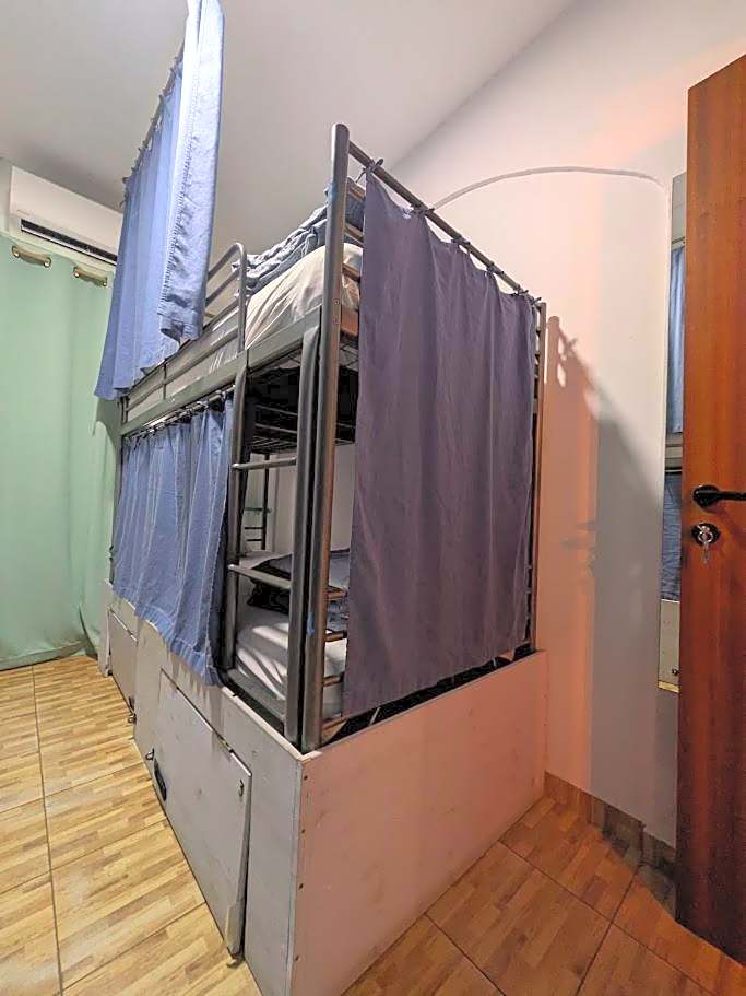 Orange3 Hostel