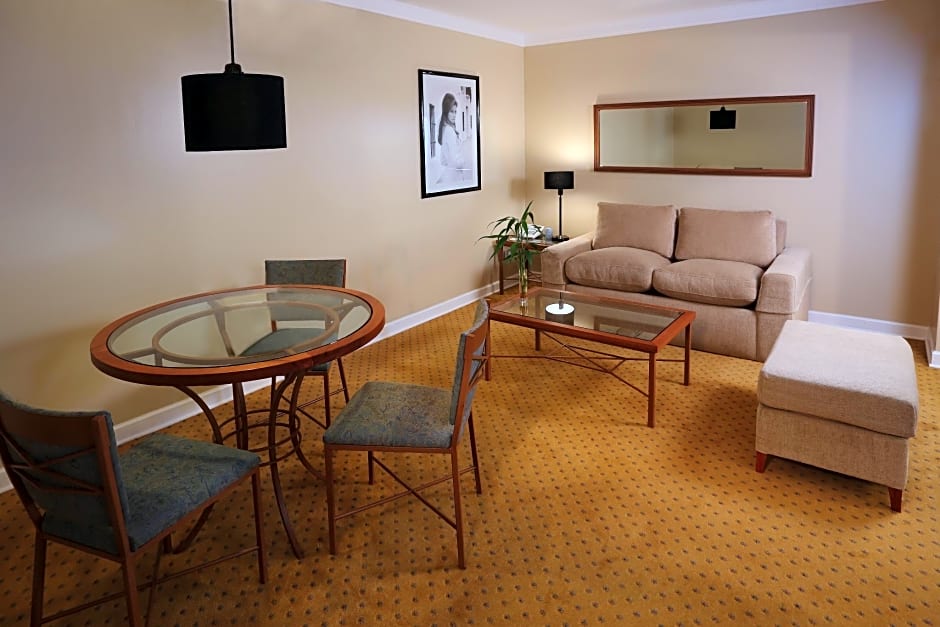 Radisson Hotel Plaza del Bosque