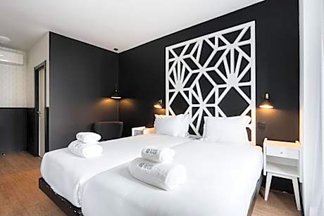 Twin Room with Balcony