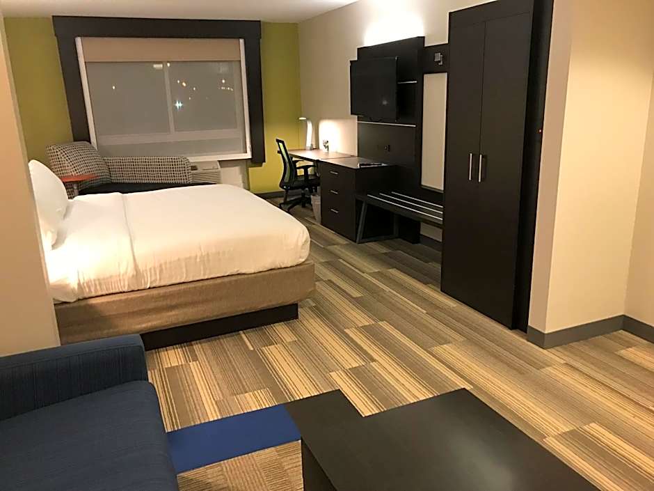 Holiday Inn Express Hotel & Suites Canton By IHG