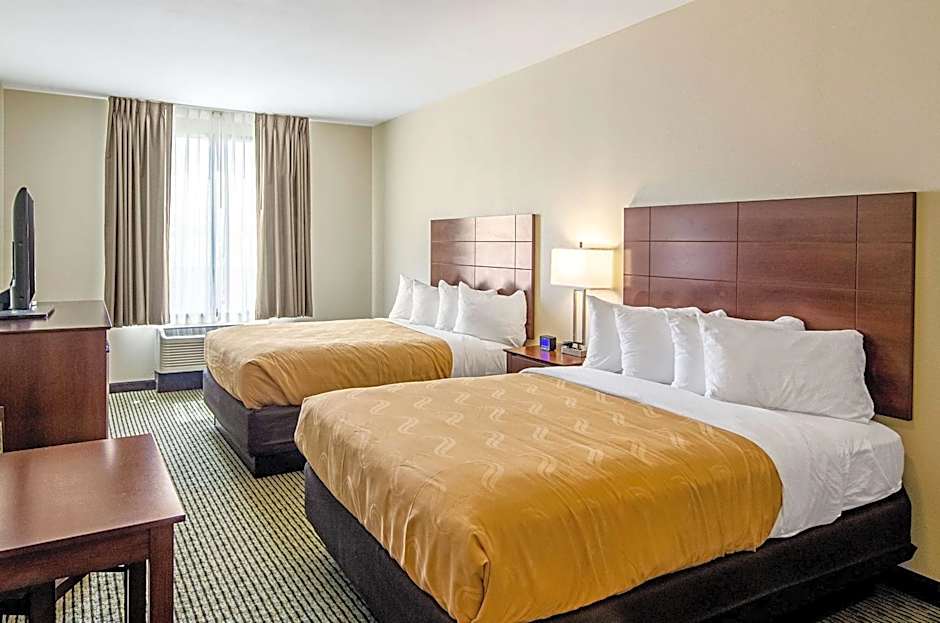 Quality Inn and Suites Near Tanger Outlet Mall