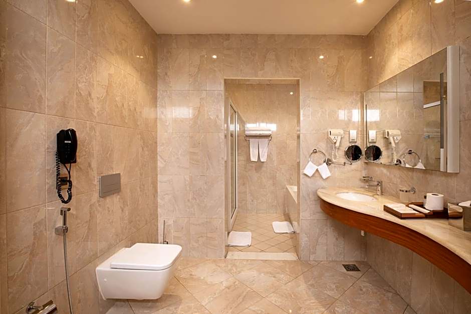 Golden Tulip Canaan Kampala