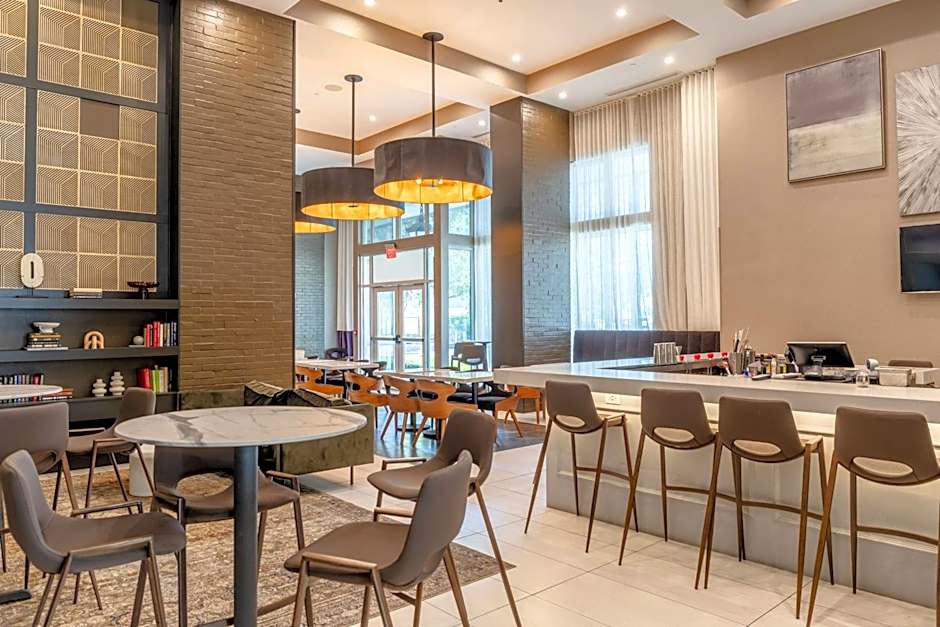 TRYP by Wyndham Savannah