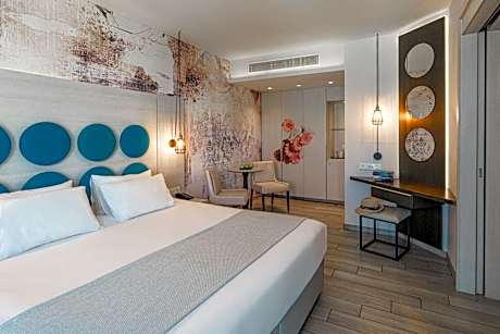 One Bedroom Suite - Pool View