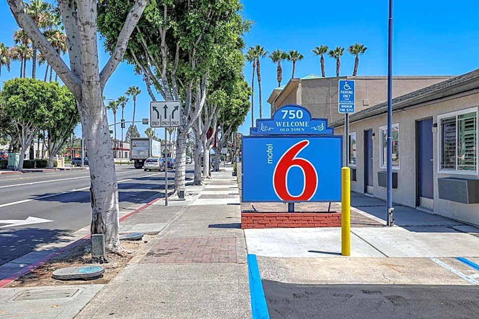 Motel 6 Tustin, CA - Orange County