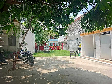 Lord Buddha Guest House 