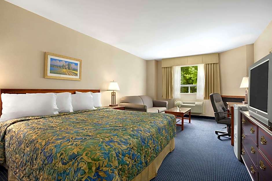 Photo 1 of 1 of 1 King Bed, Water View