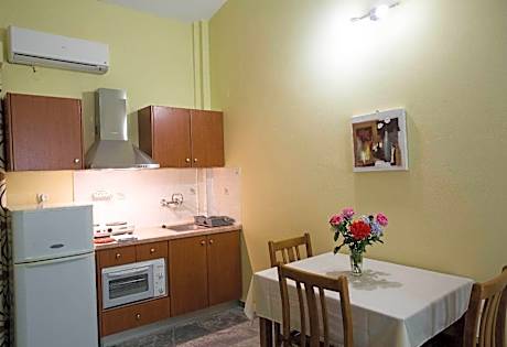 Apartment with Garden View