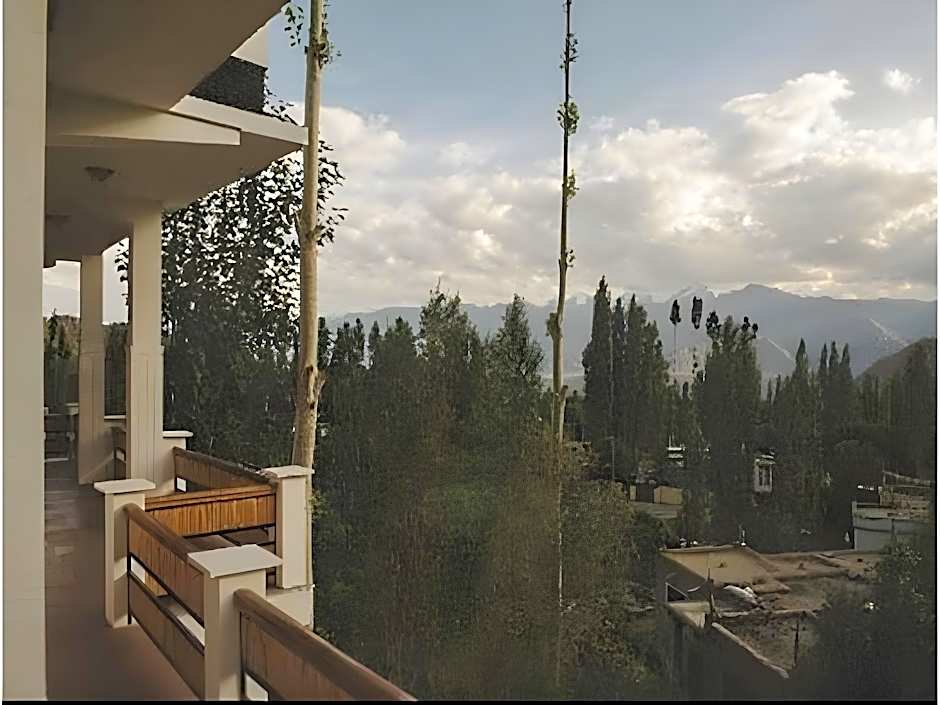 The Deskit Villa – Leh, PA