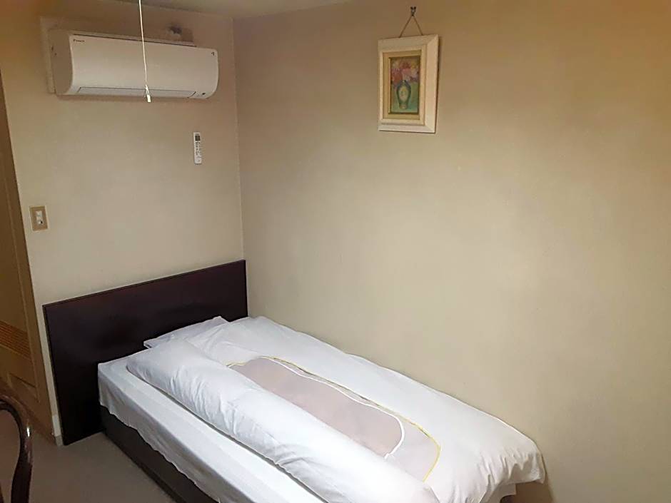 Aoi Business Hotel