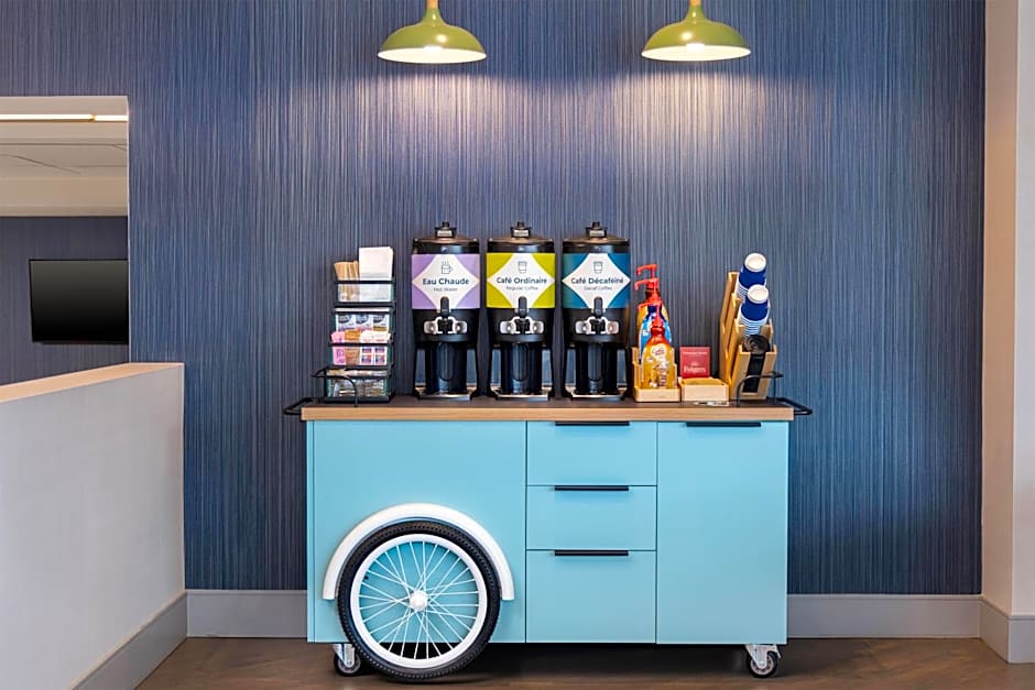 Spark by Hilton Montreal Brossard