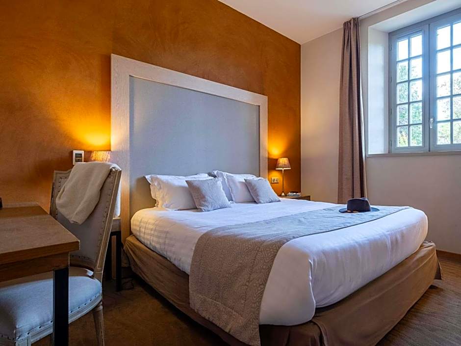 Hotel de L'Abbaye Le Tronchet - Handwritten Collection