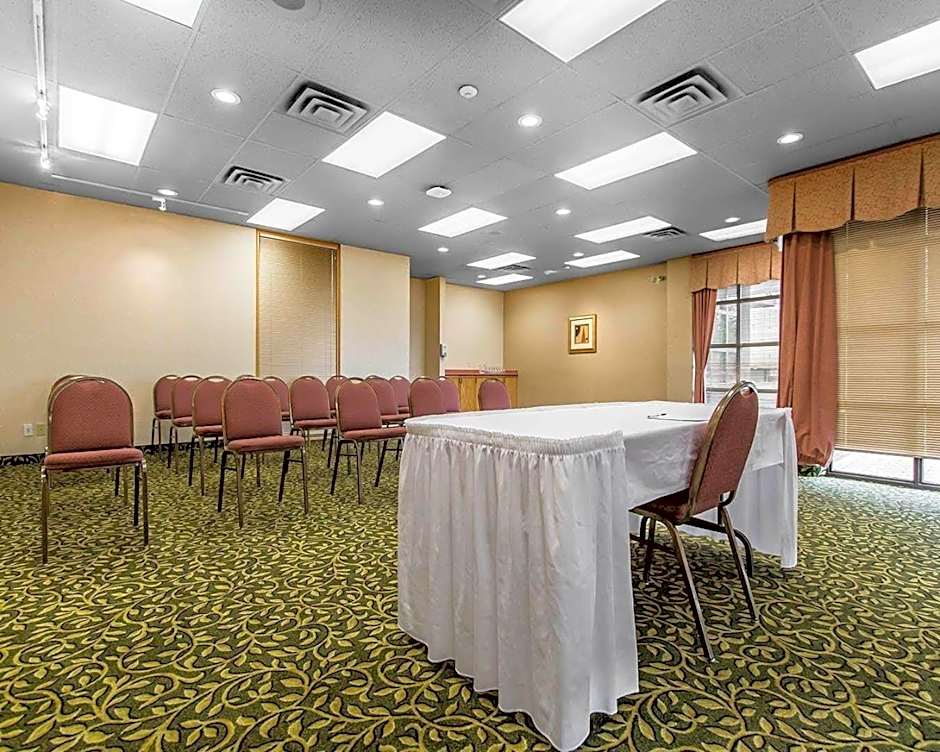 Quality Inn & Suites Bay Front