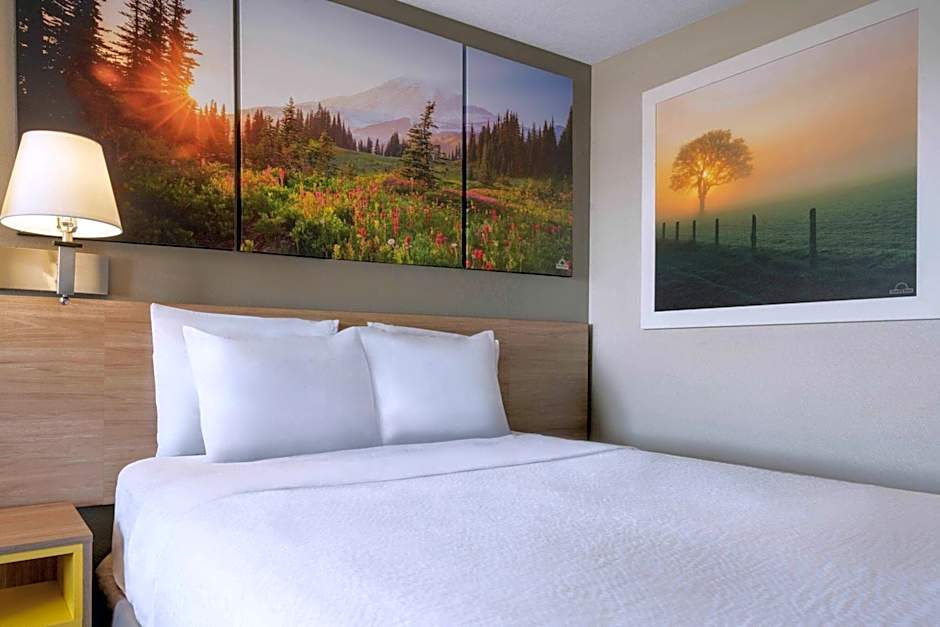 Days Inn by Wyndham Fresno South