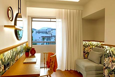 Deluxe Family Suite