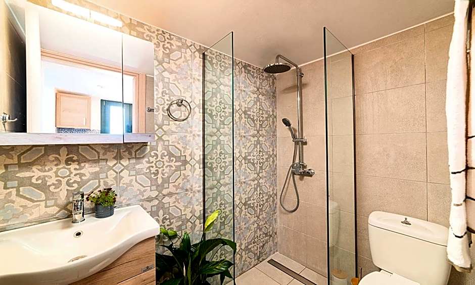 Istron Homes