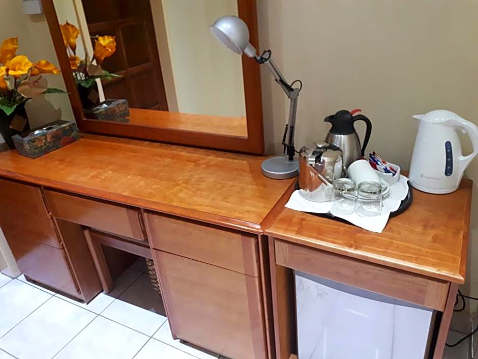 Hoyohoyo Chartwell Lodge