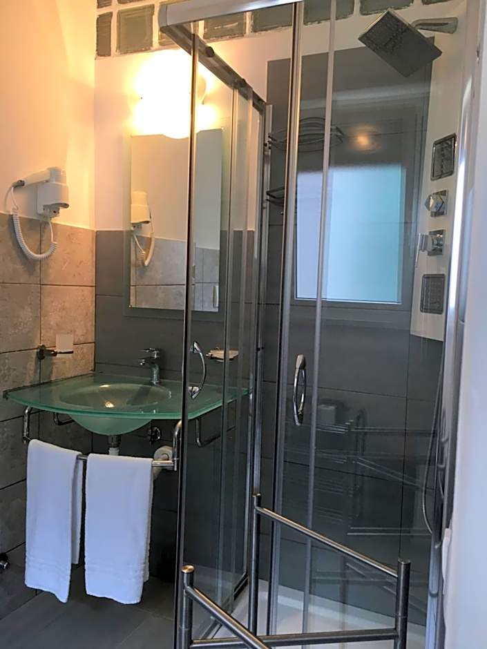 Vatican Central Suites
