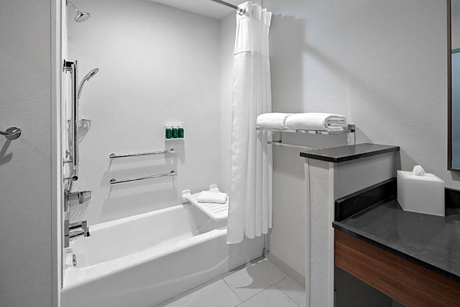 Fairfield Inn & Suites by Marriott Lake Geneva