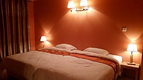 Triple room-Standard-Ensuite with Shower-Balcony-Vue Montagne