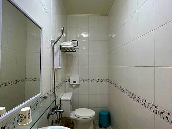 Small Ryukyu Loju sunrise Inn