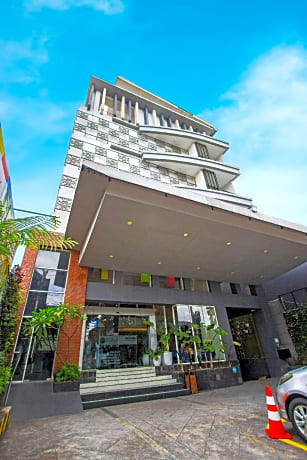 Hotel FortunaGrande Seturan Yogyakarta   (formerly - Hotel Dafam Fortuna Seturan Yogyakarta)