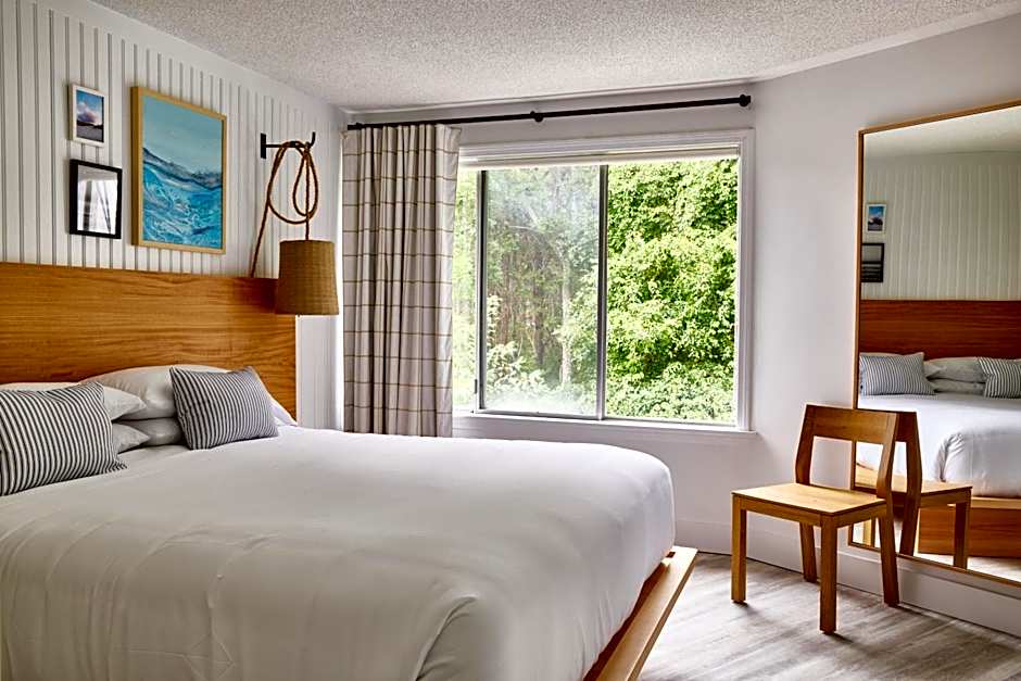 Parker Beach Lodge