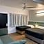 Pearly Shell Motel