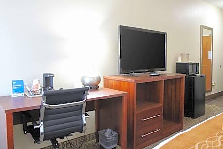 King Suite with Sofa Bed - Non-Smoking