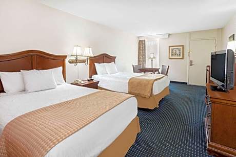 Suite with Two Double Beds - Non-Smoking