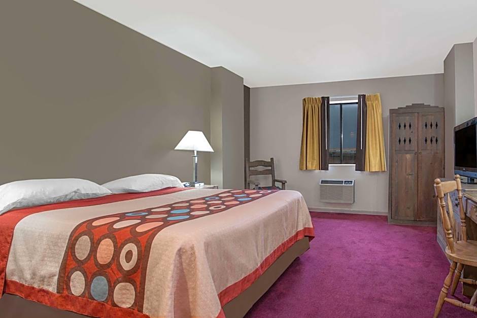 Super 8 by Wyndham Taos