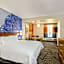 La Quinta Inn & Suites by Wyndham Waco Downtown - Baylor