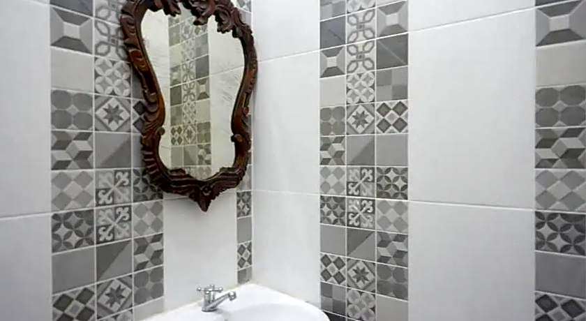 RedDoorz near Stasiun Purwosari