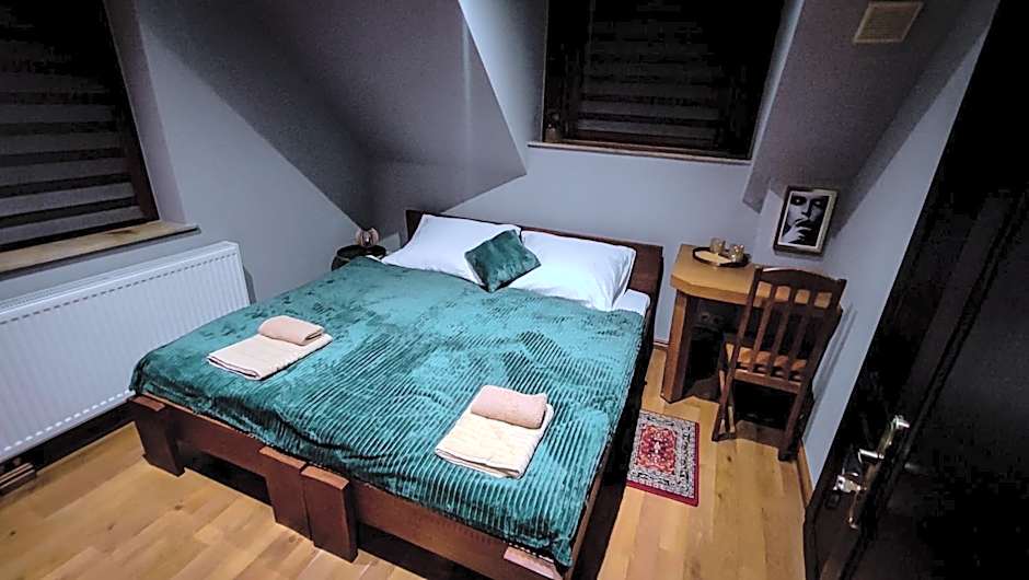 Photo 1 of 8 of Double Room