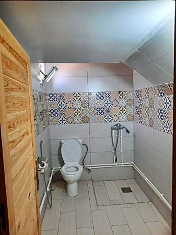 Deluxe Room (1 adult + 2 children)