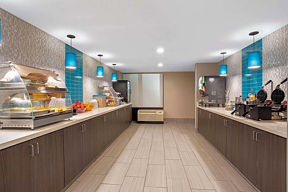 La Quinta Inn & Suites by Wyndham Denver - Aurora Medical Ctr.