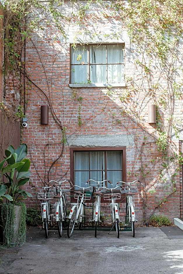 Granada Hotel & Bistro