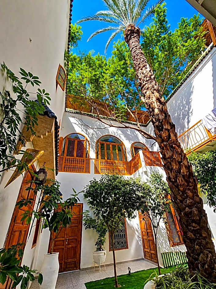 Riad O LY