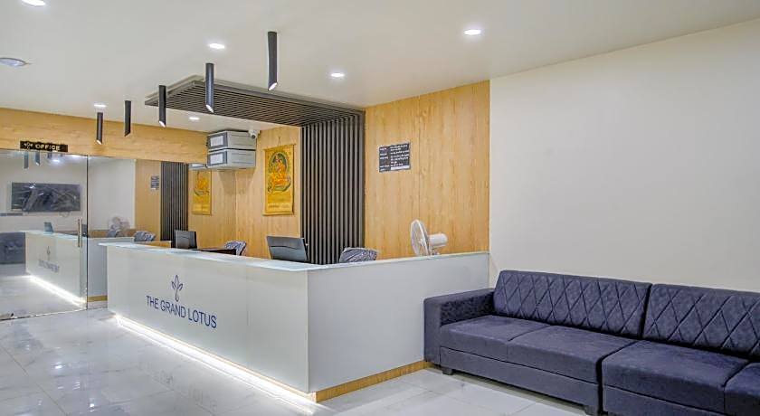 Treebo Grand Lotus - 3 Km From Textile Market