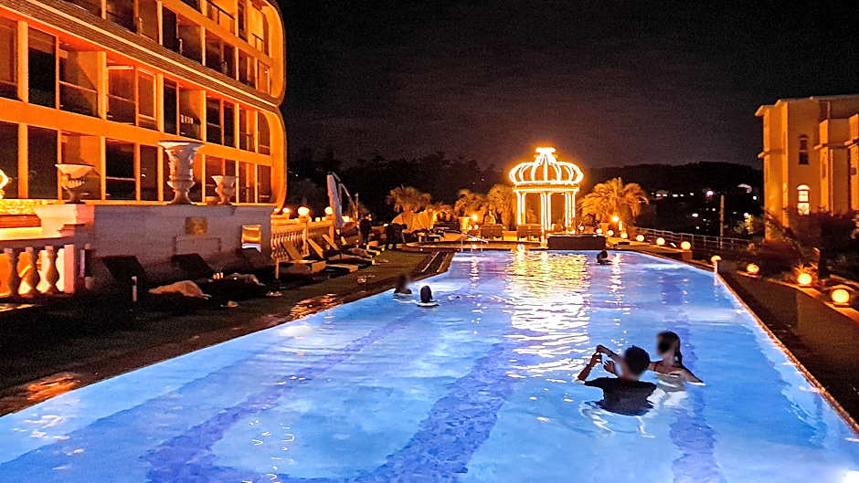 GoldOne Hotel & Suites