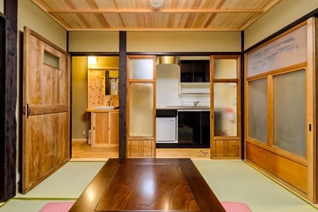 Japanese-Style Townhouse - Non-Smoking