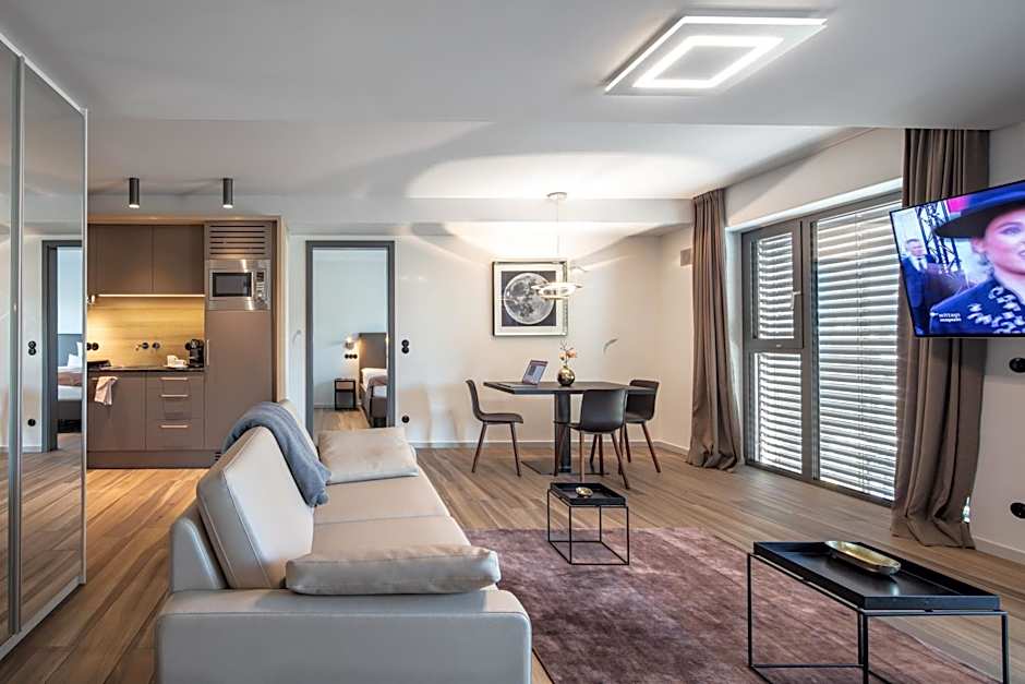 Golden Ball, Exclusive Serviced Apartments Munich