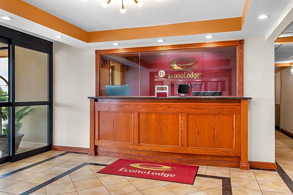 Econo Lodge Woodbridge