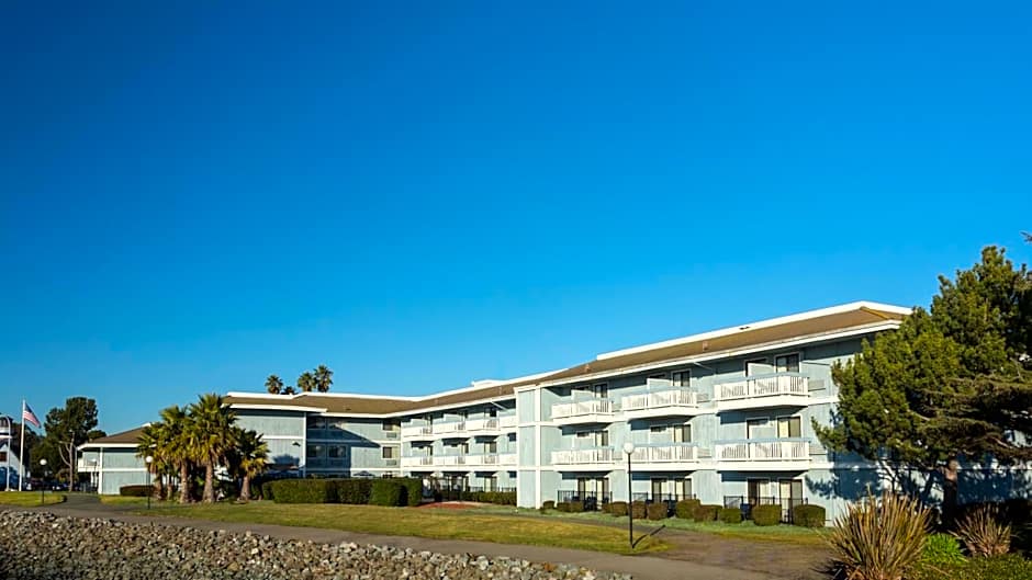 The Marina Inn on San Francisco Bay